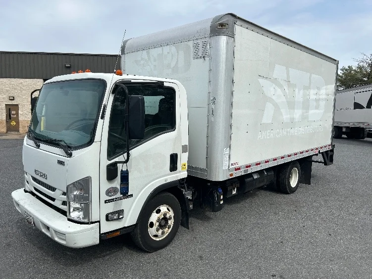 2021 Isuzu NPR - image 3