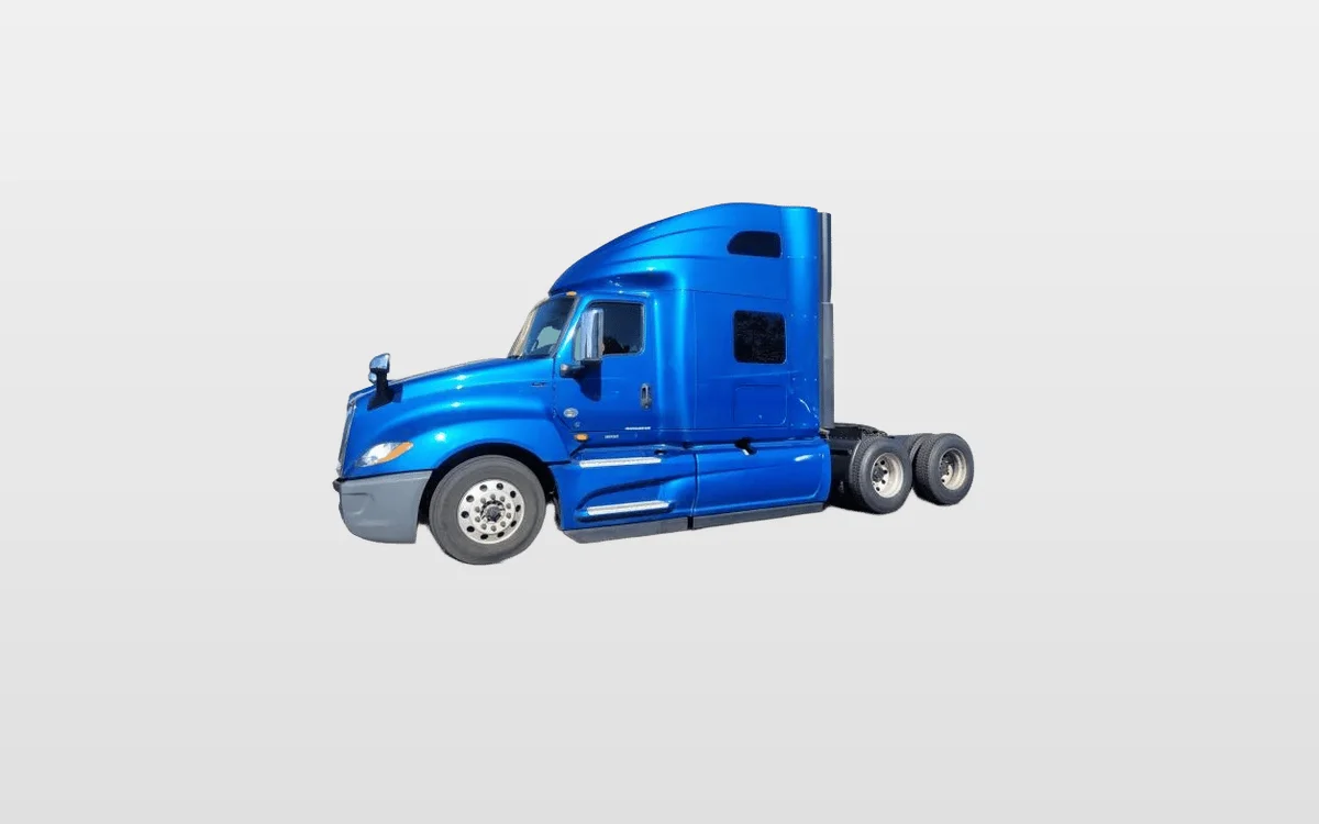 2022 International LT - image 1