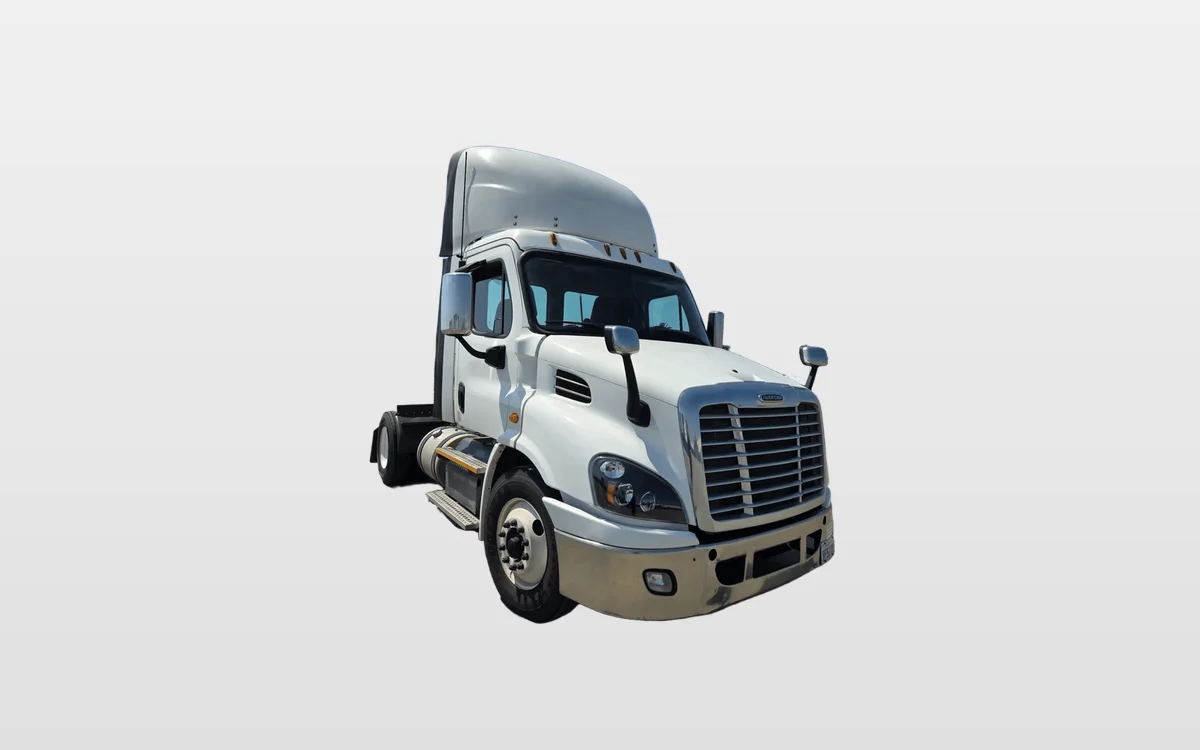 2017 Freightliner Cascadia - image 1