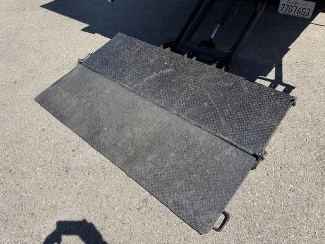 2022 Isuzu NPR - image 10