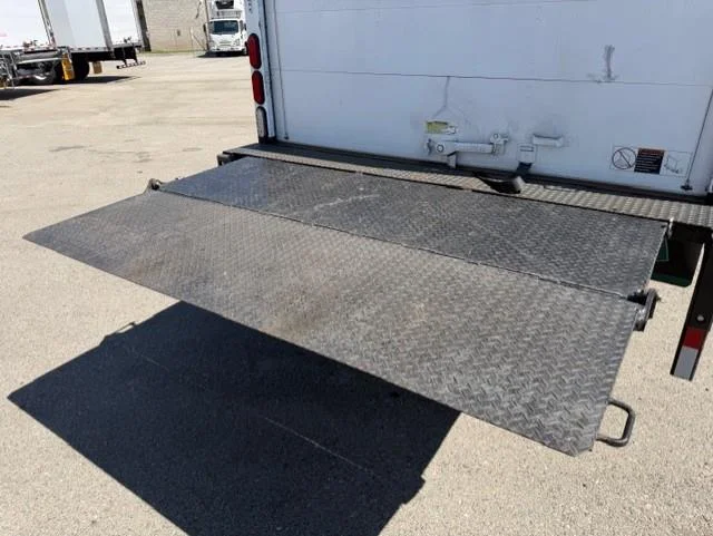 2022 Isuzu NPR - image 9