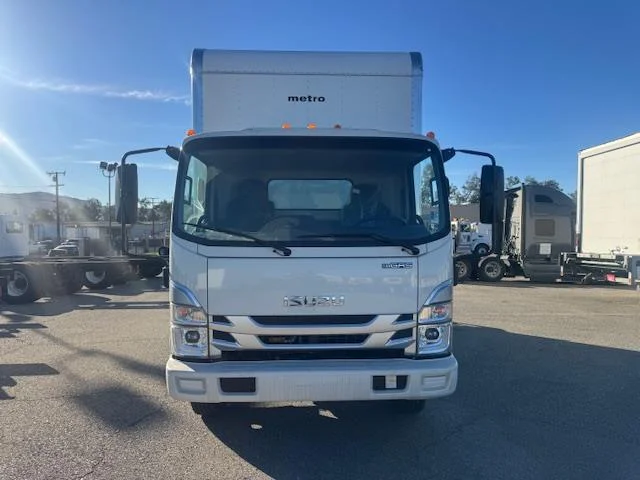 2025 Isuzu NRR - image 3