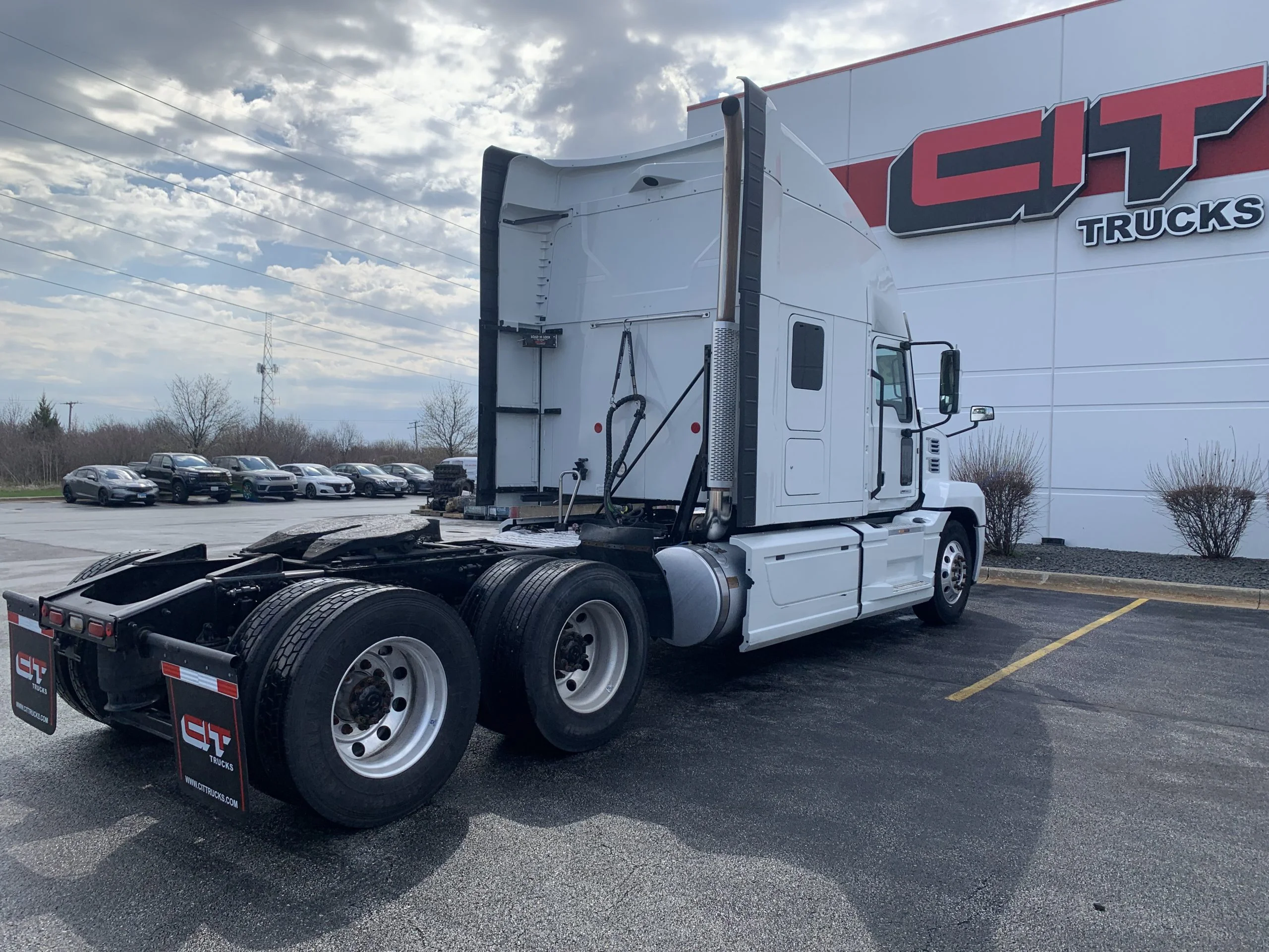 2023 Mack Anthem - image 5