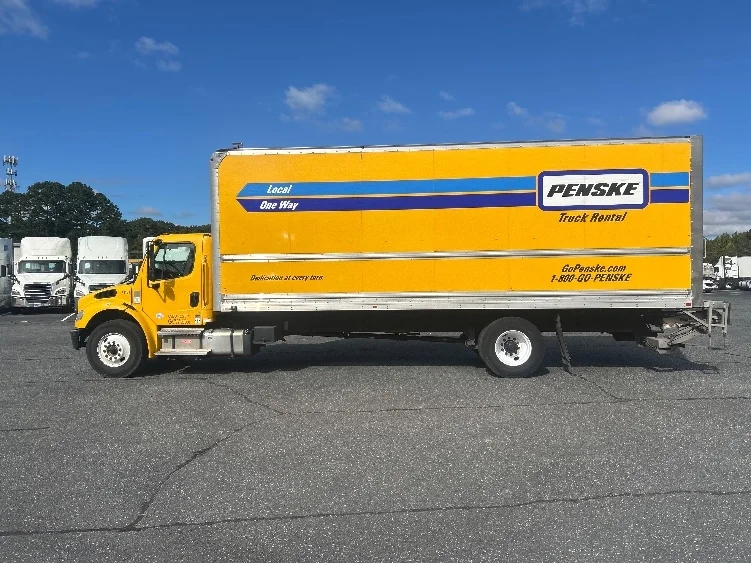2022 Freightliner M2 106 in Kennesaw, GA — photo 4