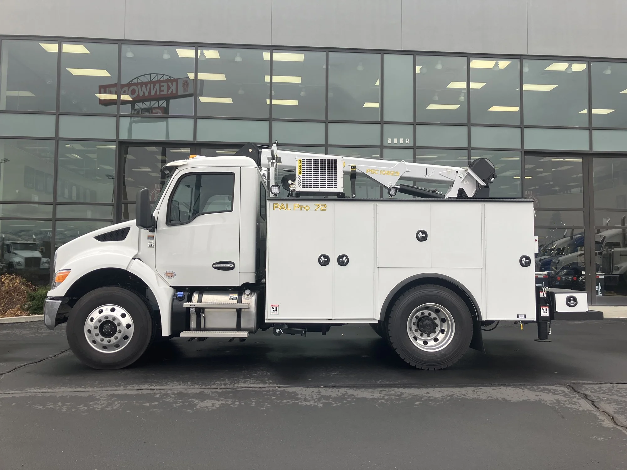 2025 Kenworth T280 - image 5