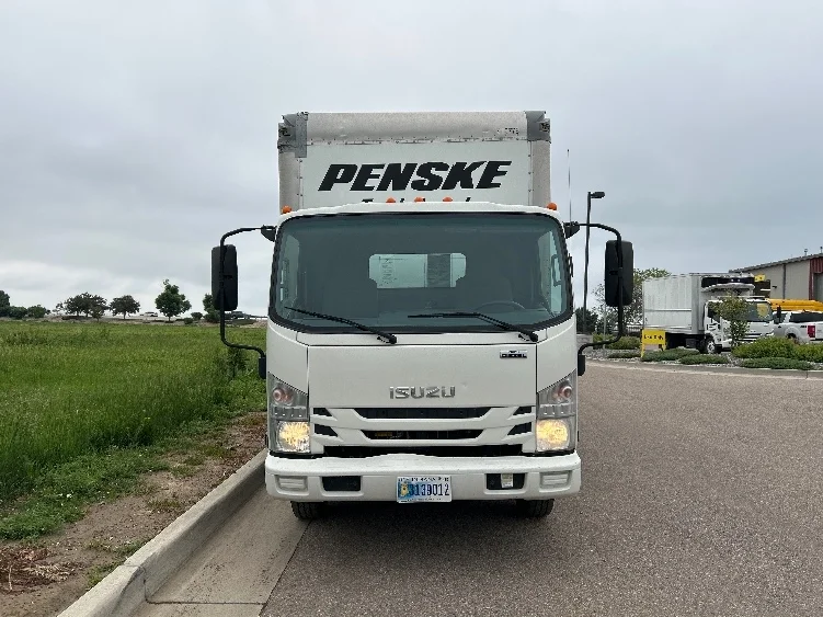 2022 Isuzu NPR - image 2