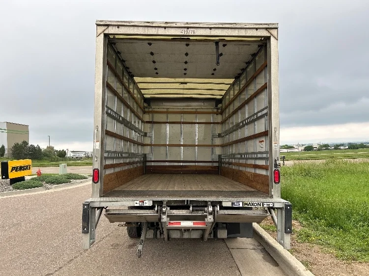 2022 Isuzu NPR - image 8