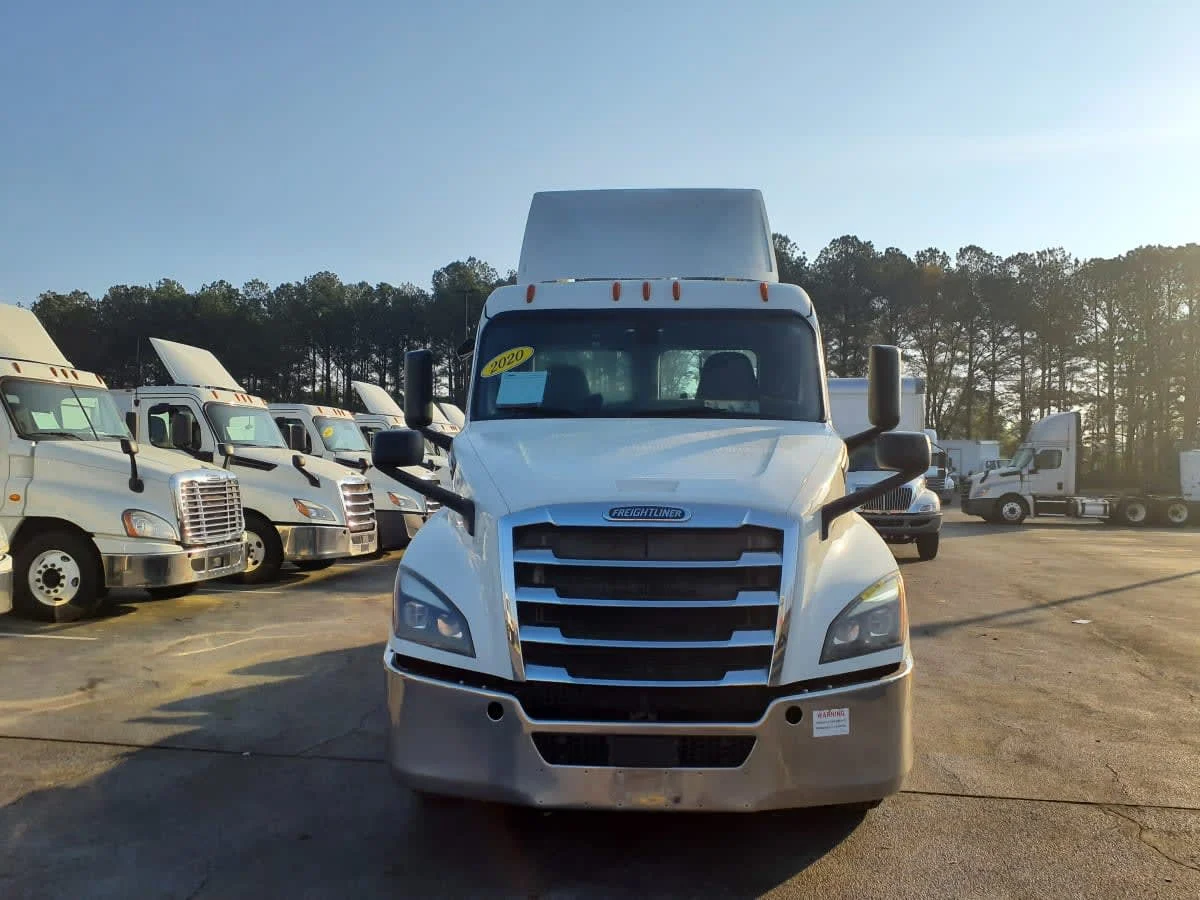 2020 Freightliner Cascadia in Atlanta, GA — photo 2