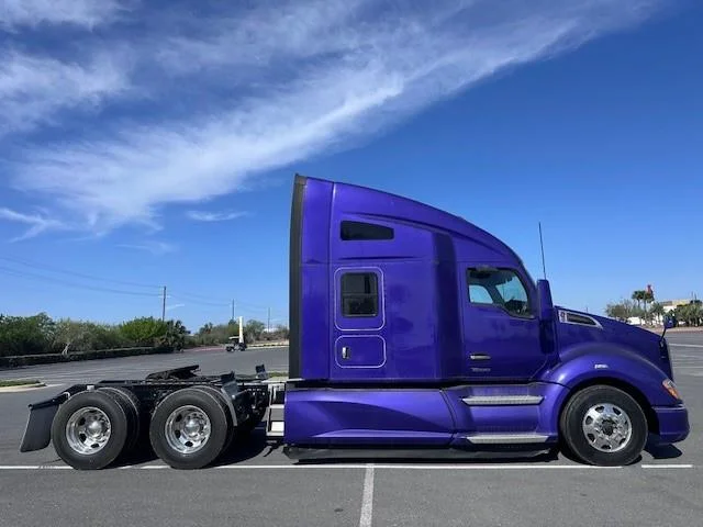 2022 Kenworth T680 — photo 5