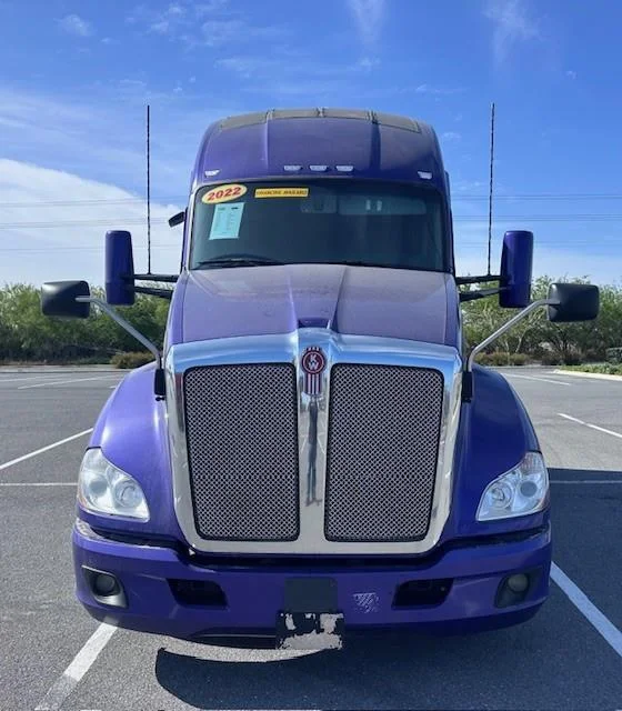 2022 Kenworth T680 — photo 3