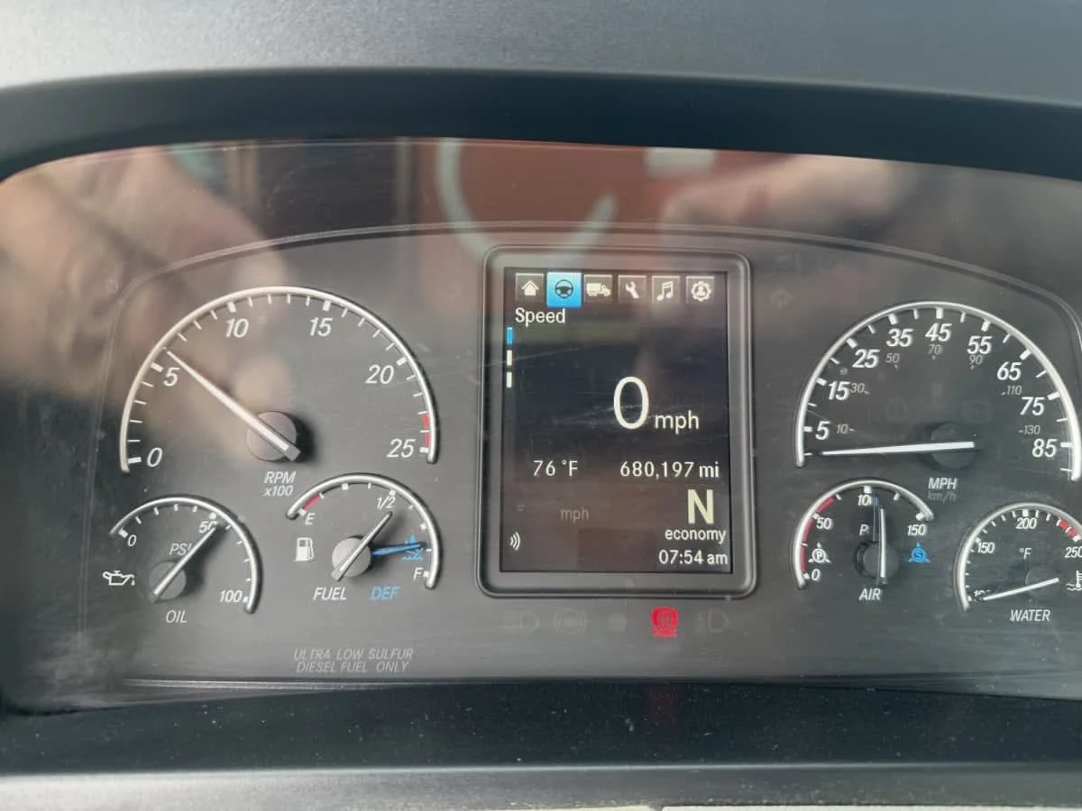 2022 Freightliner Cascadia in Phoenix, AZ — photo 10