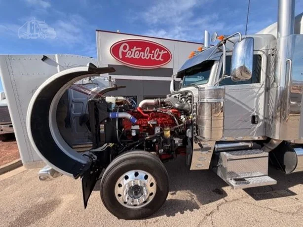 2023 Peterbilt 389 - image 13