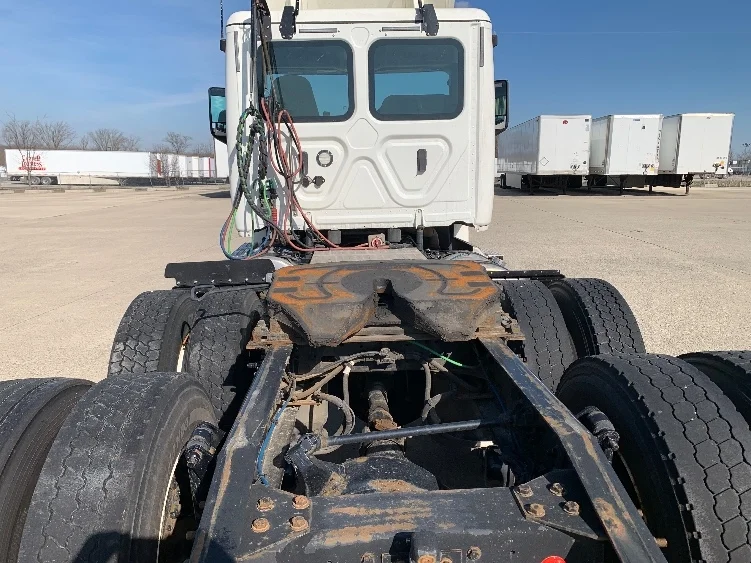 2020 Freightliner Cascadia - image 6