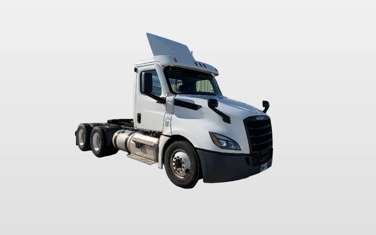 2020 Freightliner Cascadia - image 1