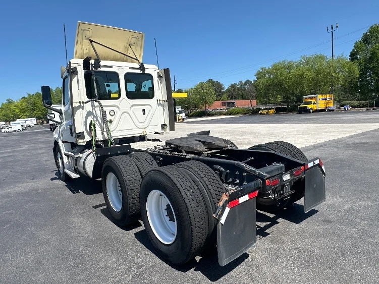 2019 Freightliner Cascadia in Atlanta, GA — photo 5