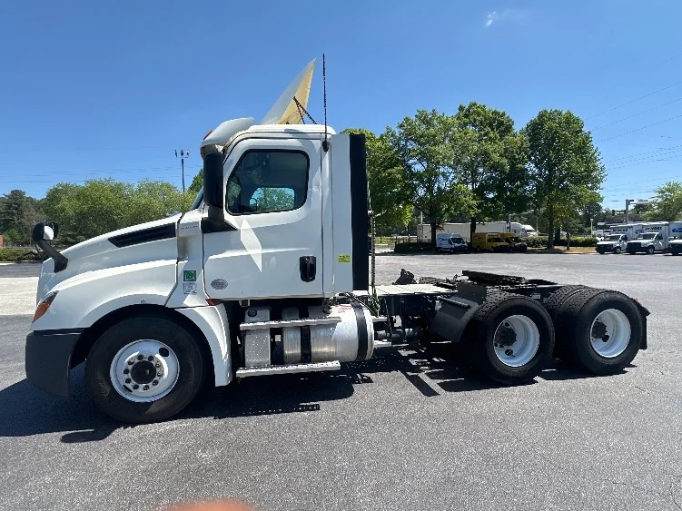 2019 Freightliner Cascadia in Atlanta, GA — photo 4