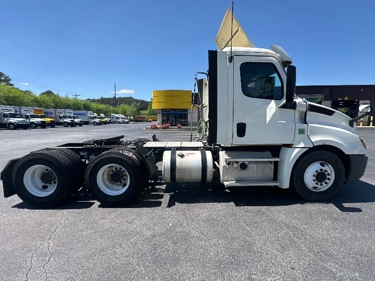 2019 Freightliner Cascadia in Atlanta, GA — photo 8