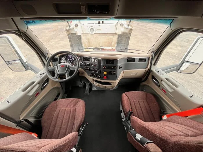 2022 Peterbilt 579 in Albuquerque, NM — photo 18