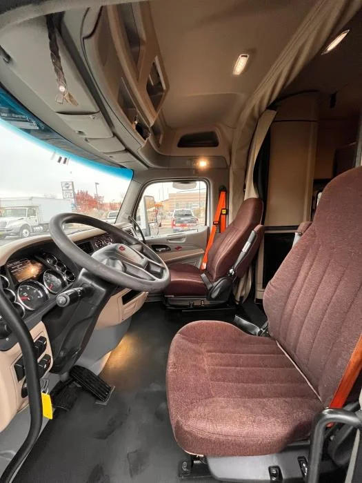 2022 Peterbilt 579 in Albuquerque, NM — photo 11