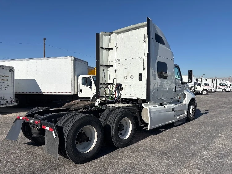 2022 International LT in La Porte, IN — photo 7