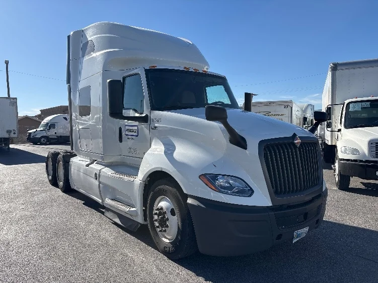 2022 International LT in La Porte, IN