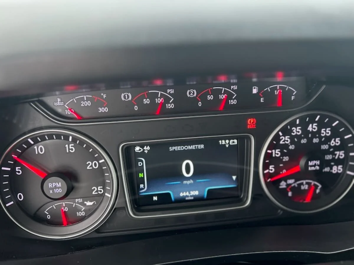 2020 International LT - image 10