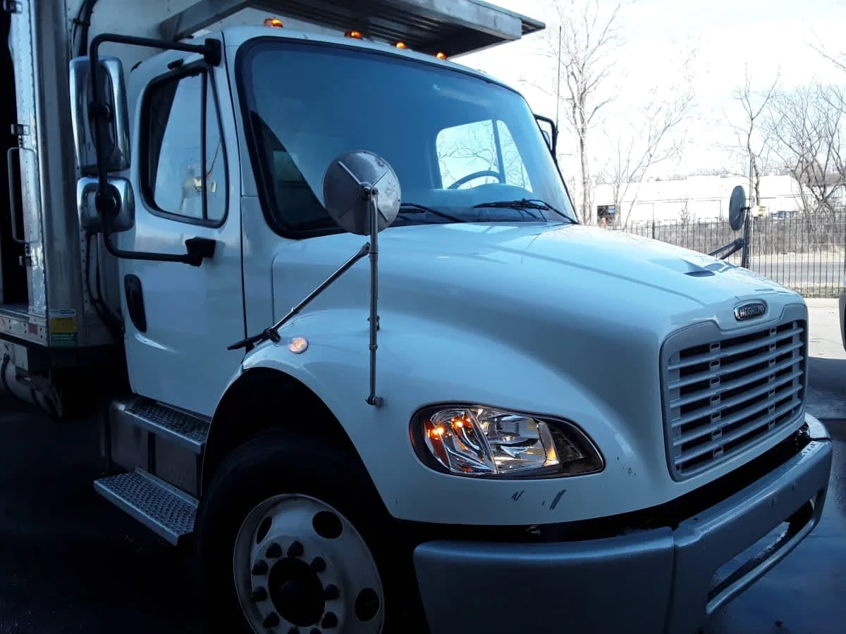2020 Freightliner M2 106 in Kansas City, MO — photo 3