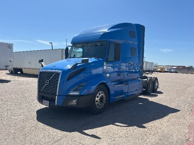 2021 Volvo VNL 760 - image 3