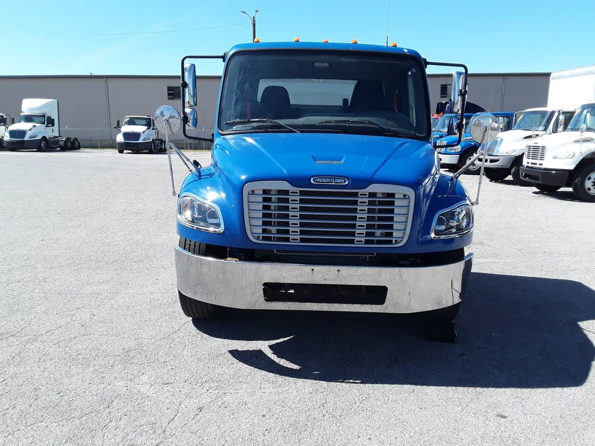 2020 Freightliner M2 106 in La Vergne, TN — photo 2