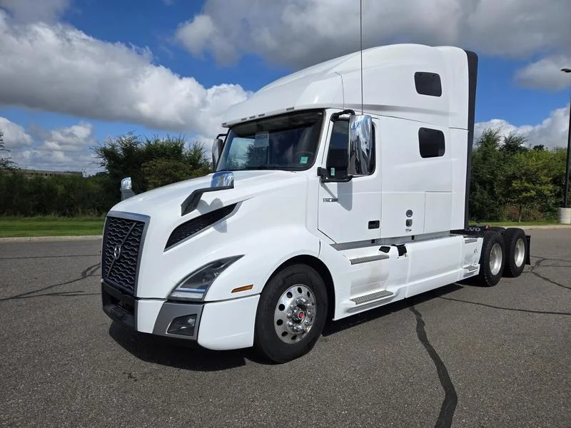 2020 Volvo VNL 760 in Elk River