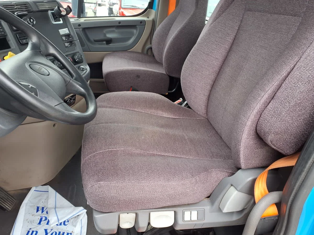 2020 Freightliner Cascadia in Greenville, SC — photo 7