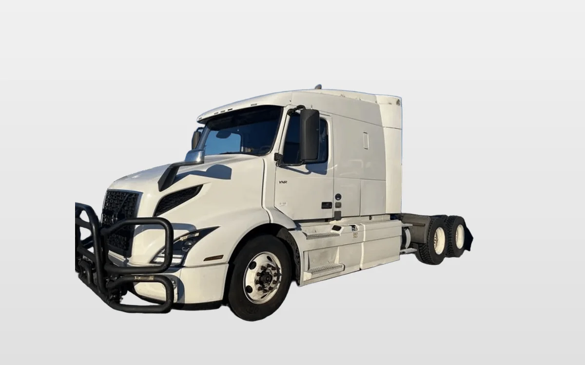 2020 Volvo - image 1