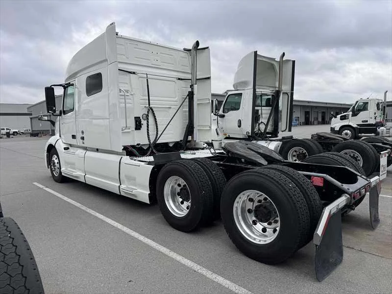 2021 Volvo in Little Rock, AR — photo 2