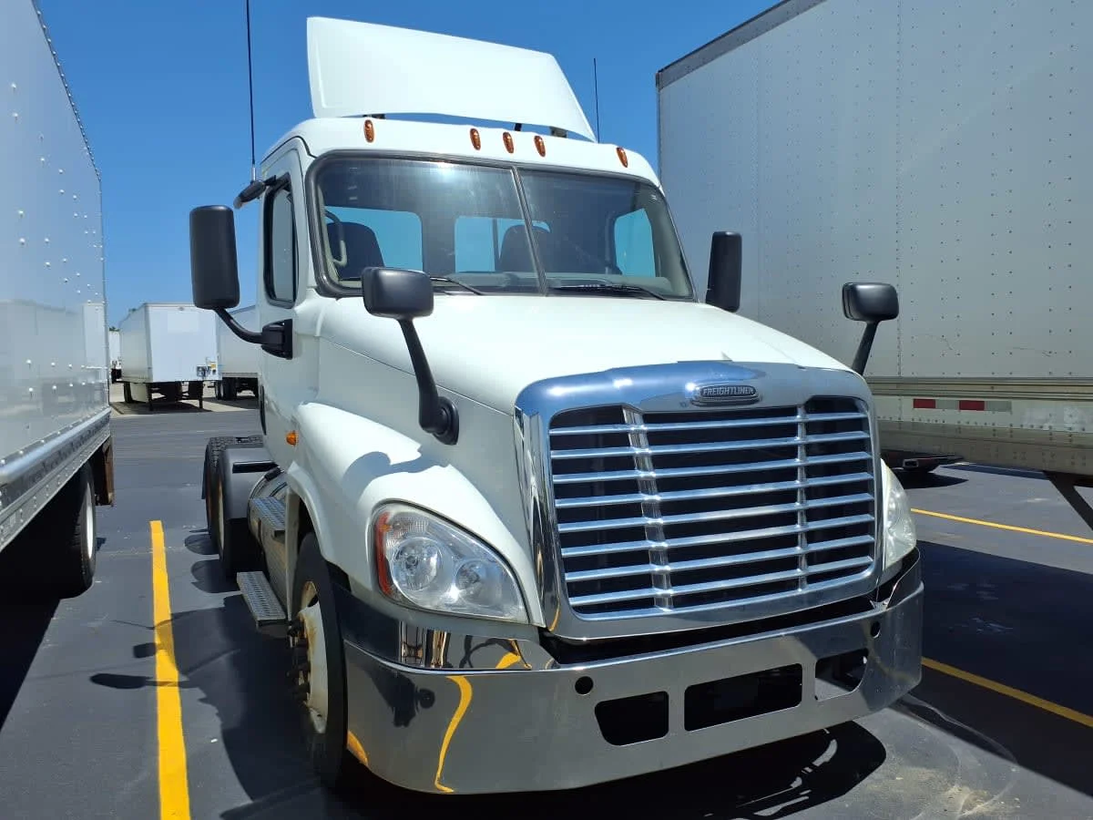 2019 Freightliner Cascadia in Taylor, MI