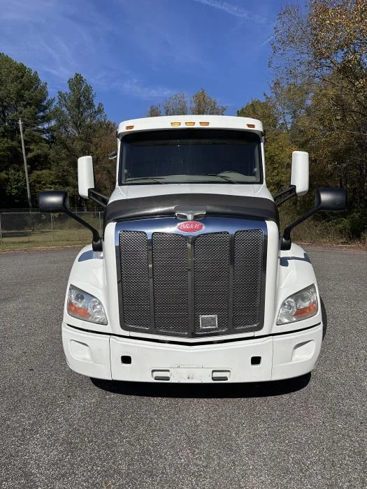 2022 Peterbilt 579 in Nashville, TN — photo 6