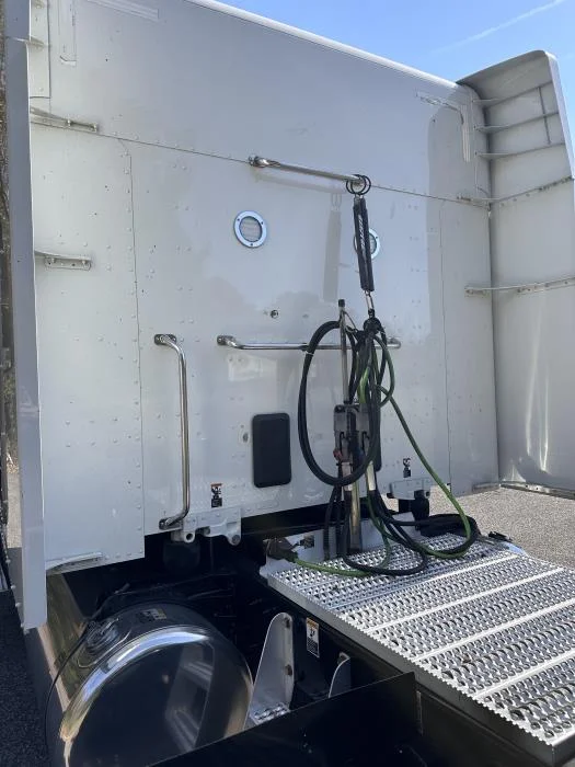 2022 Peterbilt 579 - image 14