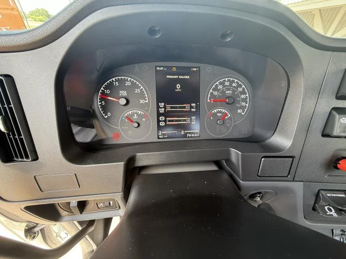 2026 Peterbilt 548 - image 12