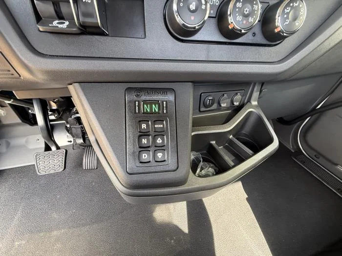 2026 Peterbilt 548 - image 11