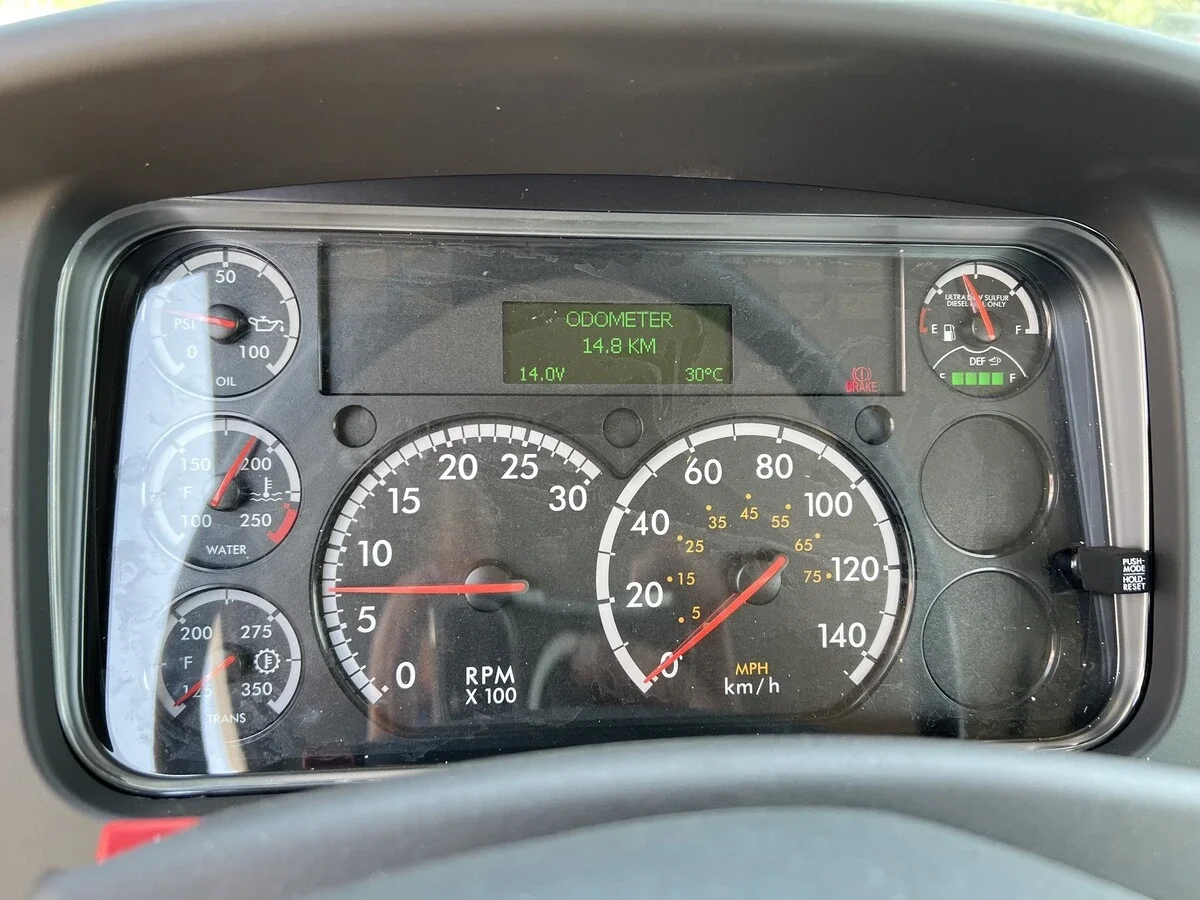 2027 Freightliner M2 106 — photo 9