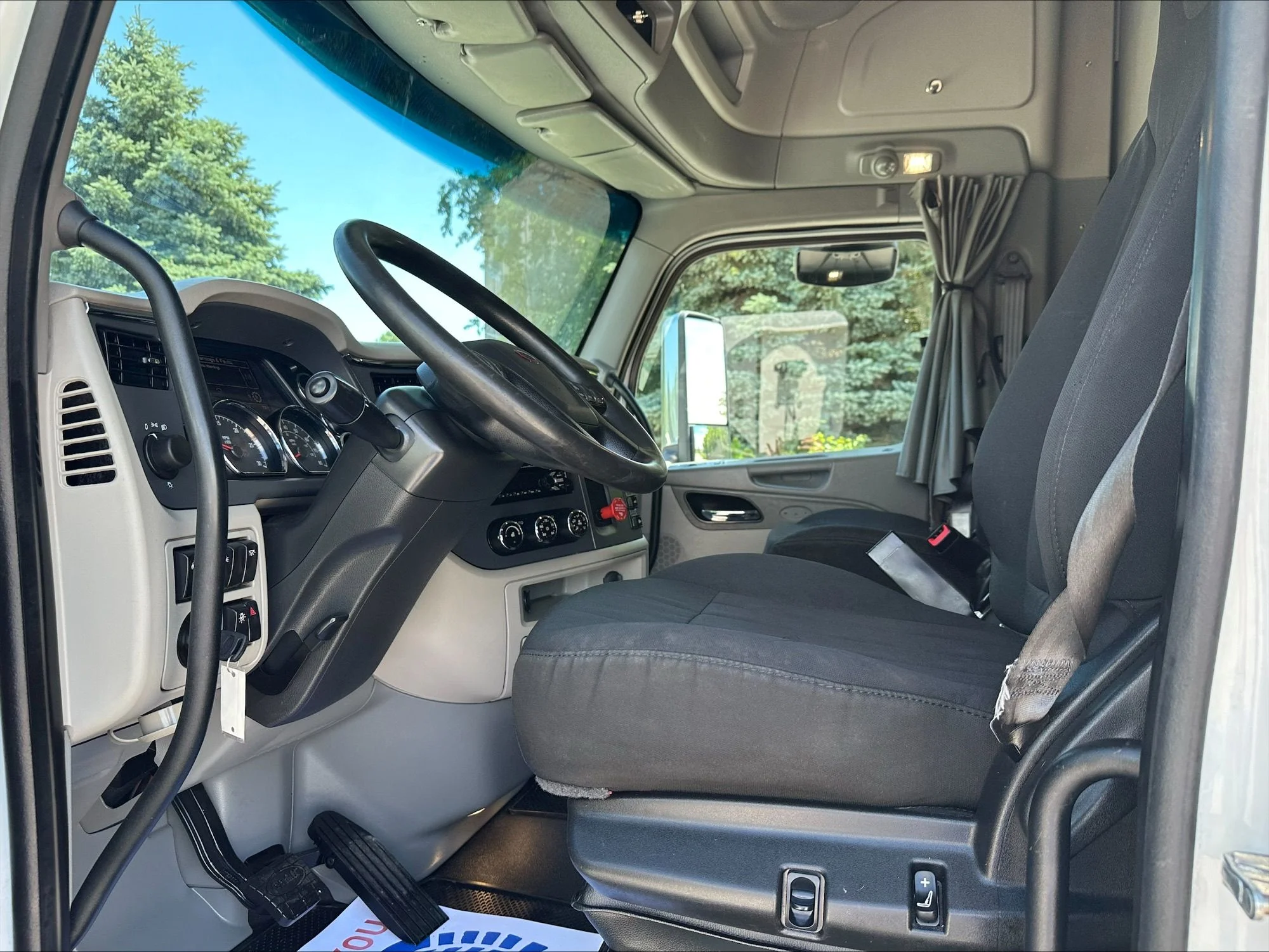 2019 Peterbilt 579 in Portland, OR — photo 6