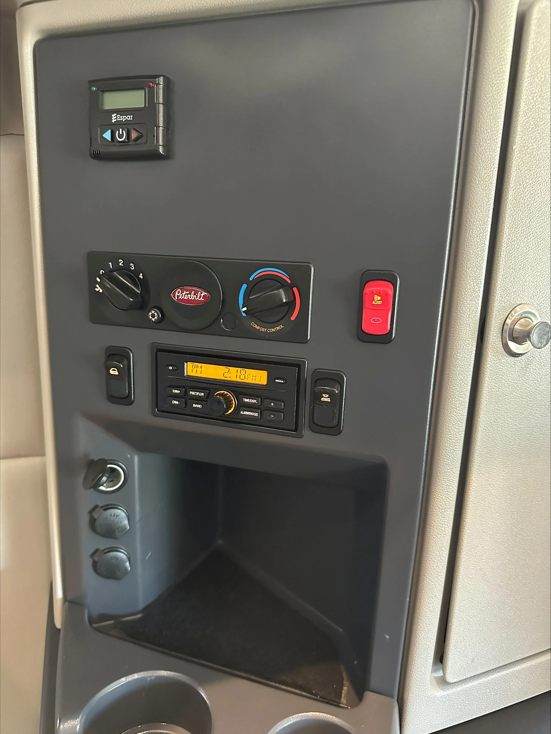 2019 Peterbilt 579 in Portland, OR — photo 10