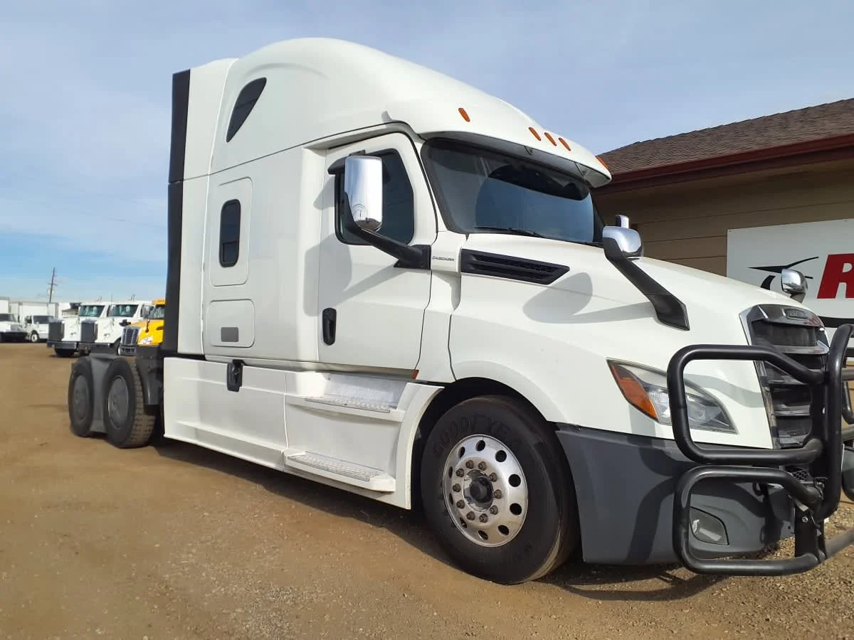 2020 Freightliner Cascadia in Commerce City, CO — photo 3