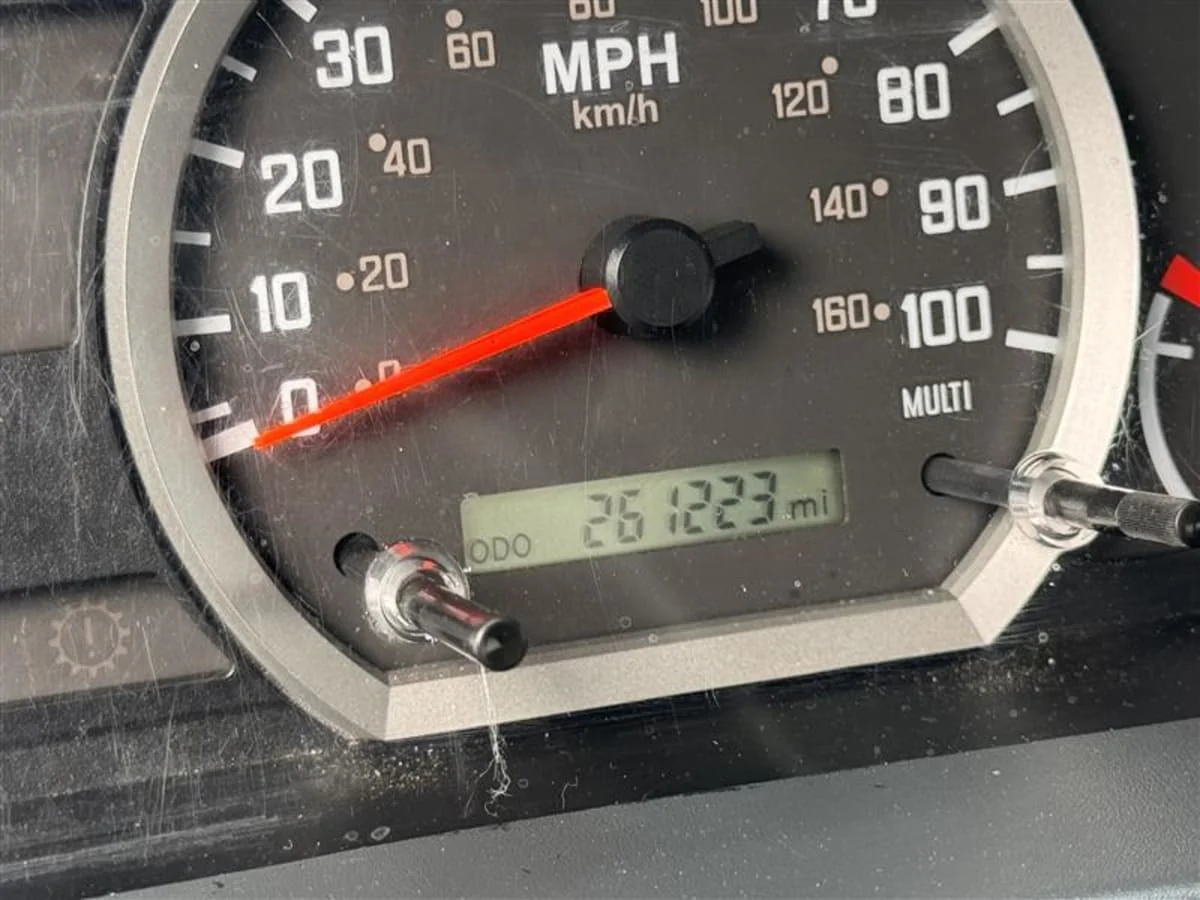 2020 Isuzu NPR - image 10