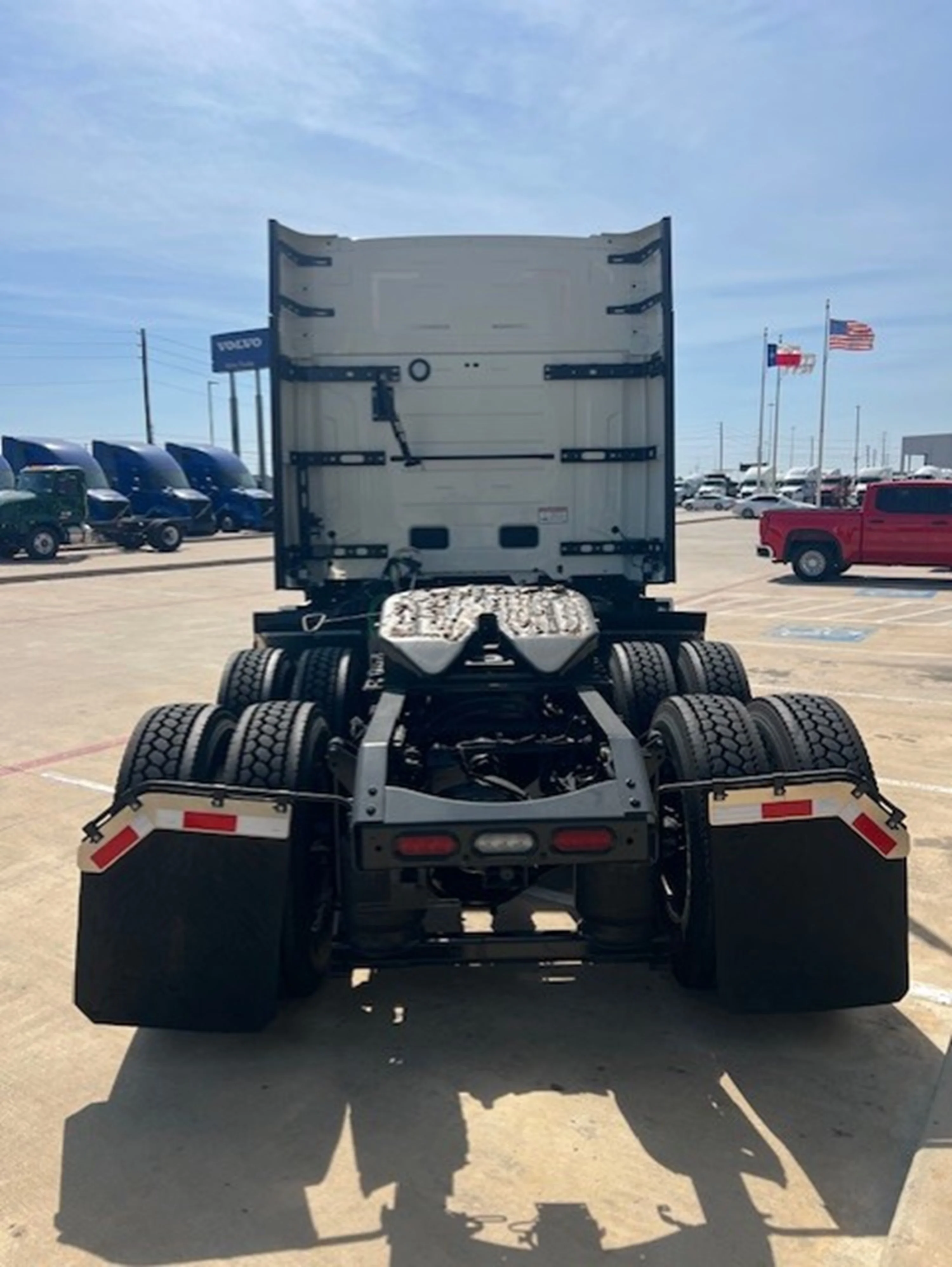 2026 Mack Pinnacle in Houston, TX — photo 8