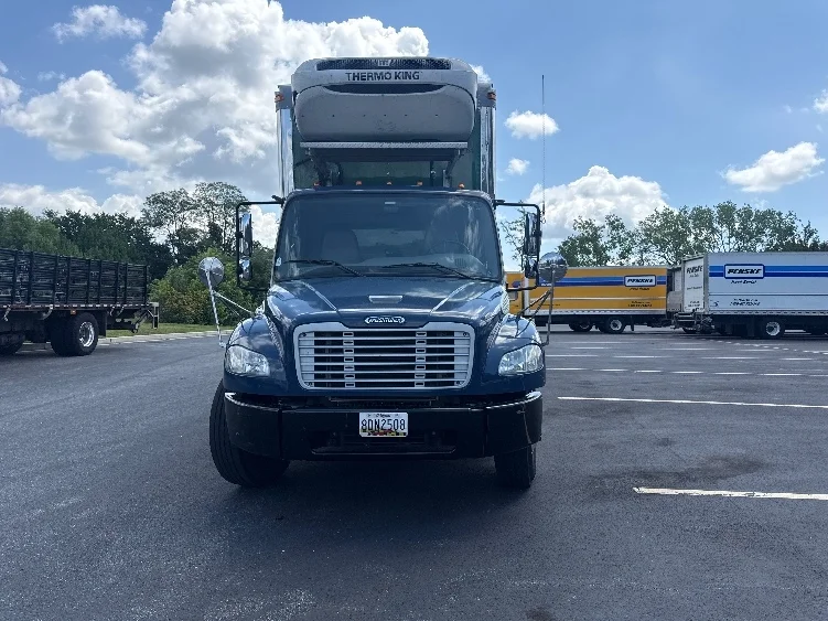 2019 Freightliner eM2 in Jessup, MD — photo 2