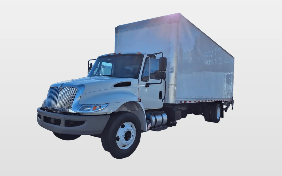 2018 International 4300 - image 1