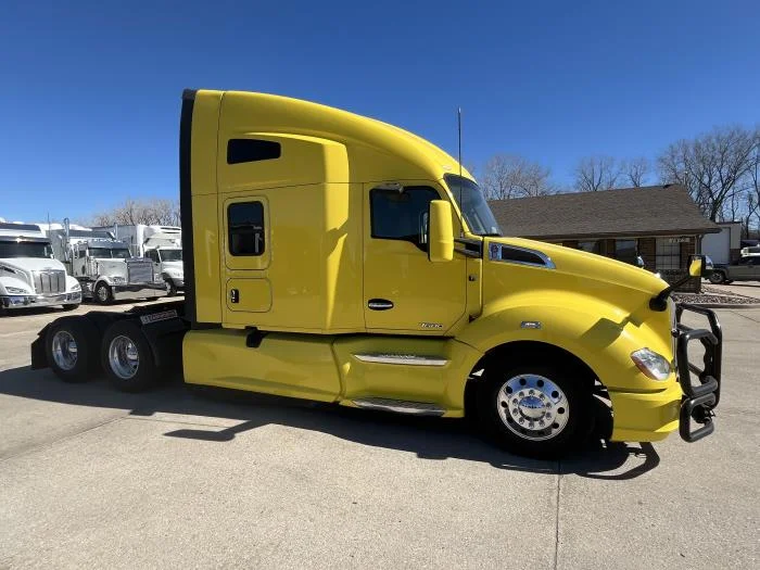2021 Kenworth T680 - image 7