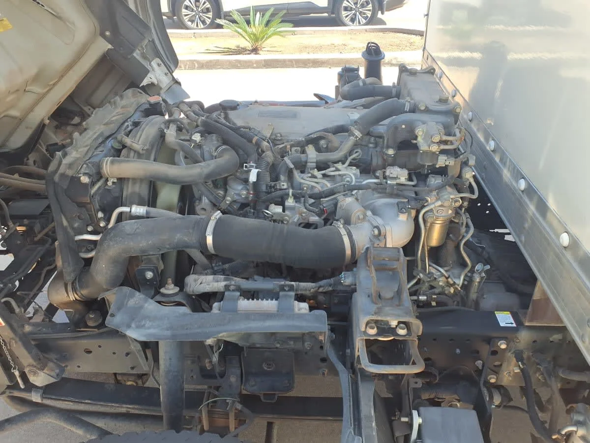 2019 Isuzu NPR - image 9