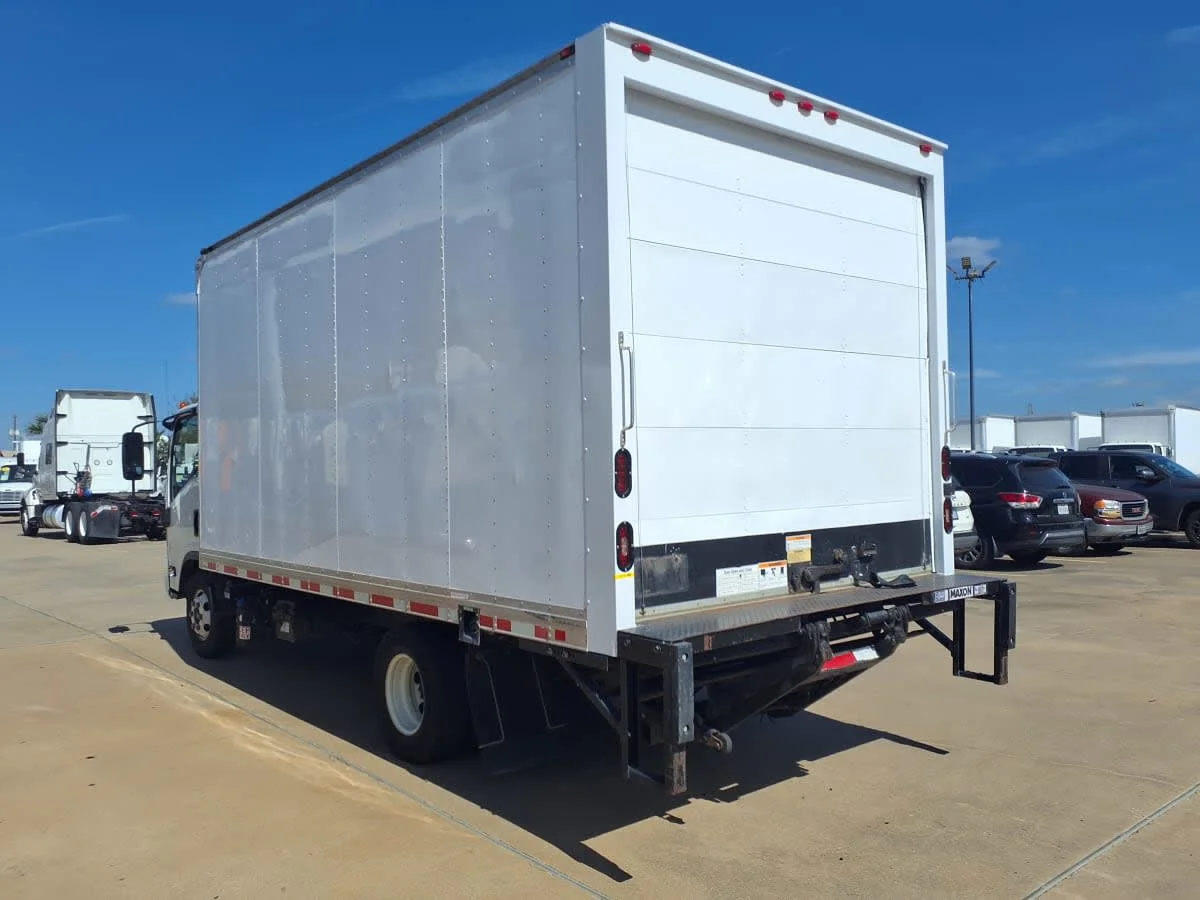 2019 Isuzu NPR - image 6