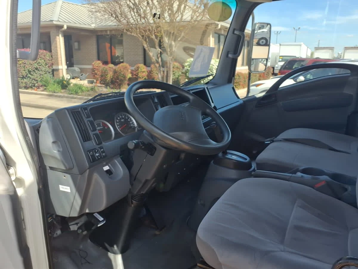 2019 Isuzu NPR - image 7